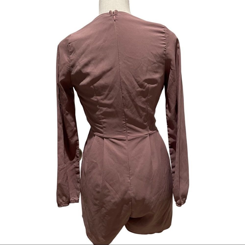 TOBI- plunging v neckline, romper, lightweight, size s - Picture 7 of 8